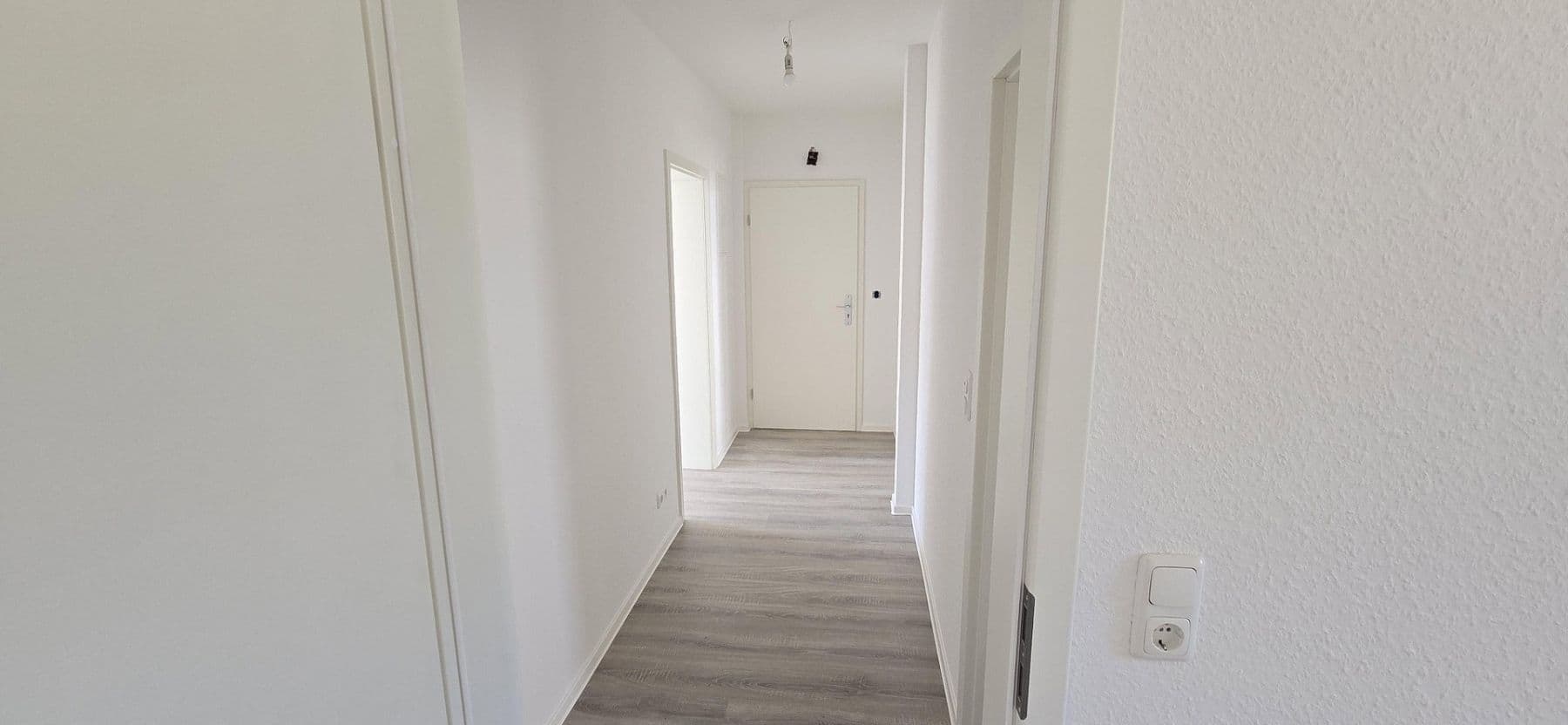 Pronájem bytu 3+1 68 m², Peine, Dolní Sasko Pronájem bytu 3+1 68 m², Peine, Dolní Sasko