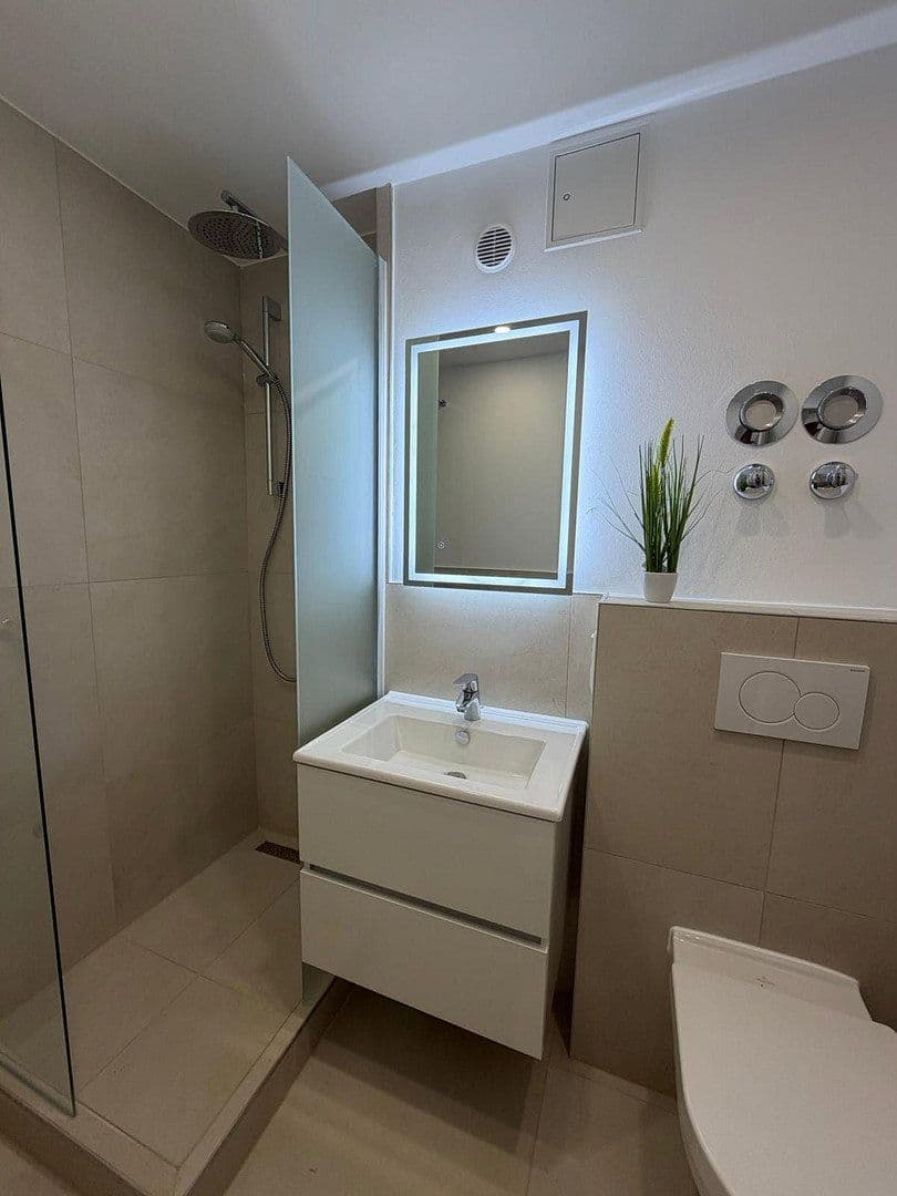 Pronájem bytu 1+1 30 m², Mauthäuslstraße 39, München, Bavorsko Pronájem bytu 1+1 30 m², Mauthäuslstraße 39, München, Bavorsko