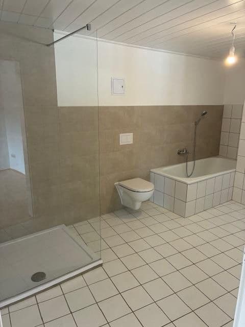 Pronájem bytu 3+kk 129 m², Alte Dorfstraße 1a, Seesen, Dolní Sasko Pronájem bytu 3+kk 129 m², Alte Dorfstraße 1a, Seesen, Dolní Sasko