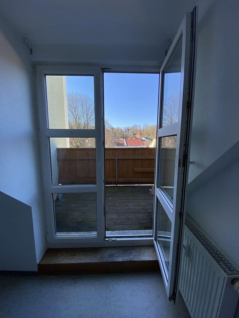 Pronájem bytu 2+1 40 m², Altenburger Straße 7, Schmölln, Durynsko Pronájem bytu 2+1 40 m², Altenburger Straße 7, Schmölln, Durynsko