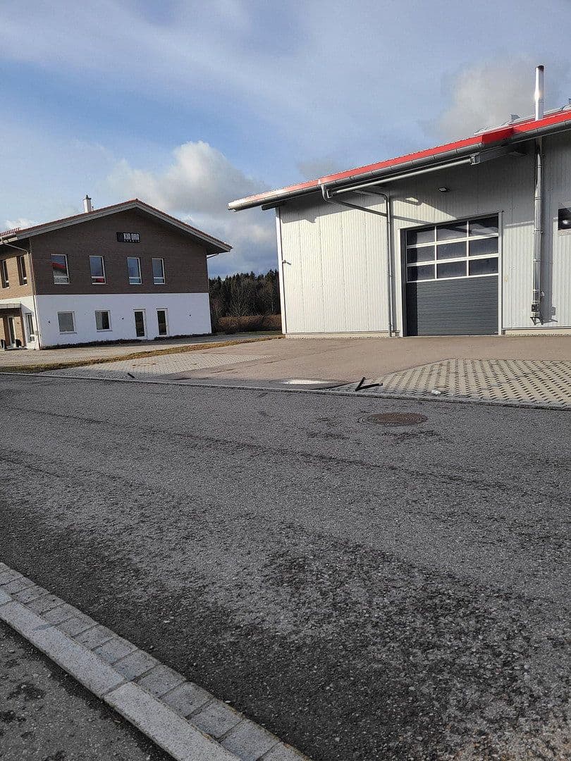 Pronájem nebytového prostoru 1.363 m², Martinshof 2, Valley, Bavorsko Pronájem nebytového prostoru 1.363 m², Martinshof 2, Valley, Bavorsko