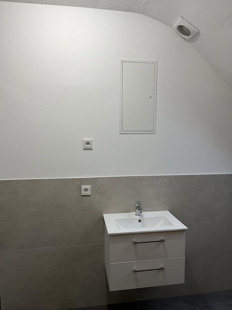 Prodej bytu 4+1 70 m², Auf der Adt 10, Saarbrücken, Země Sársko Prodej bytu 4+1 70 m², Auf der Adt 10, Saarbrücken, Země Sársko