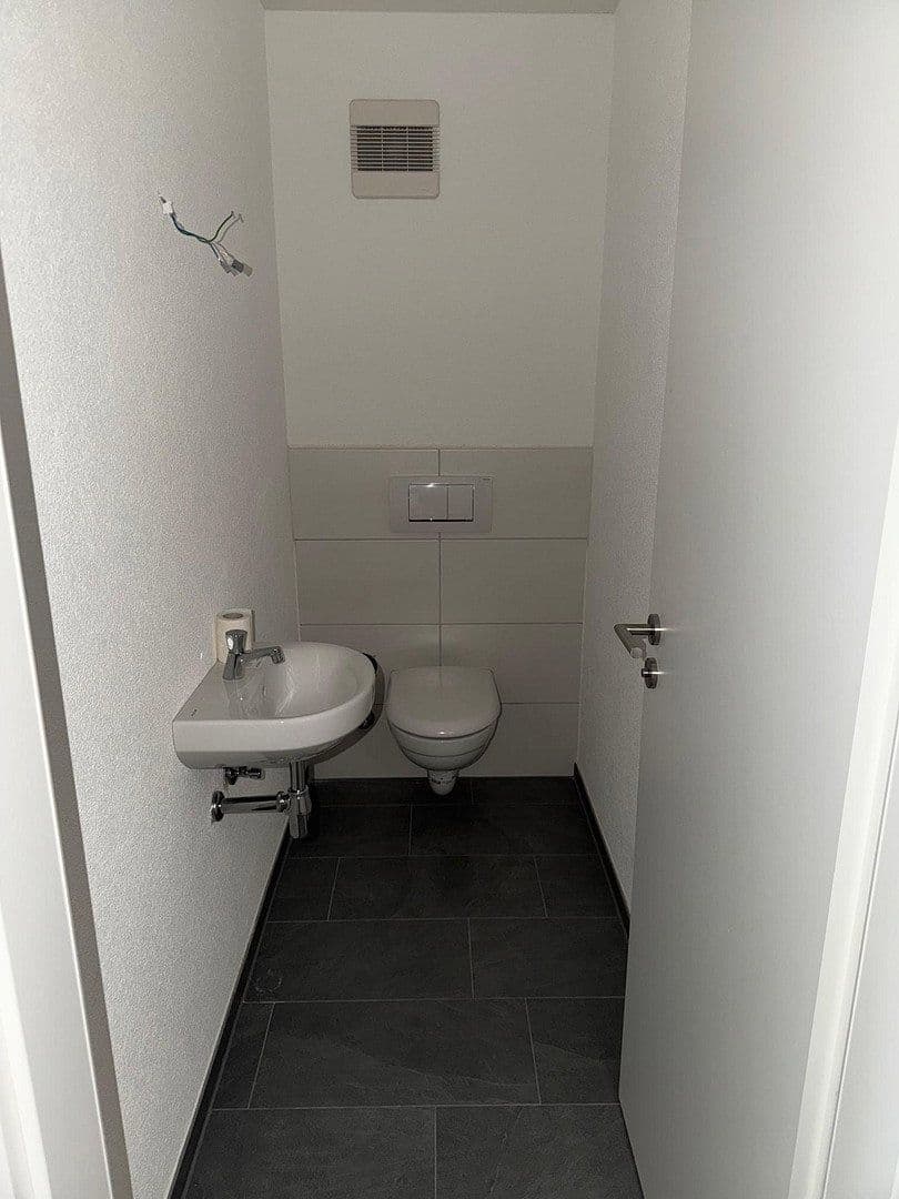 Prodej bytu 4+1 93 m², Alte Schulstr. 11, Zimmern ob Rottweil, Bádensko-Württembersko Prodej bytu 4+1 93 m², Alte Schulstr. 11, Zimmern ob Rottweil, Bádensko-Württembersko