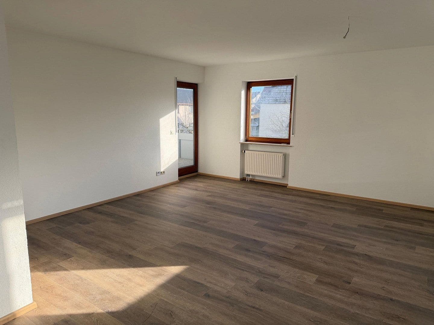 Prodej bytu 4+1 93 m², Alte Schulstr. 11, Zimmern ob Rottweil, Bádensko-Württembersko Prodej bytu 4+1 93 m², Alte Schulstr. 11, Zimmern ob Rottweil, Bádensko-Württembersko