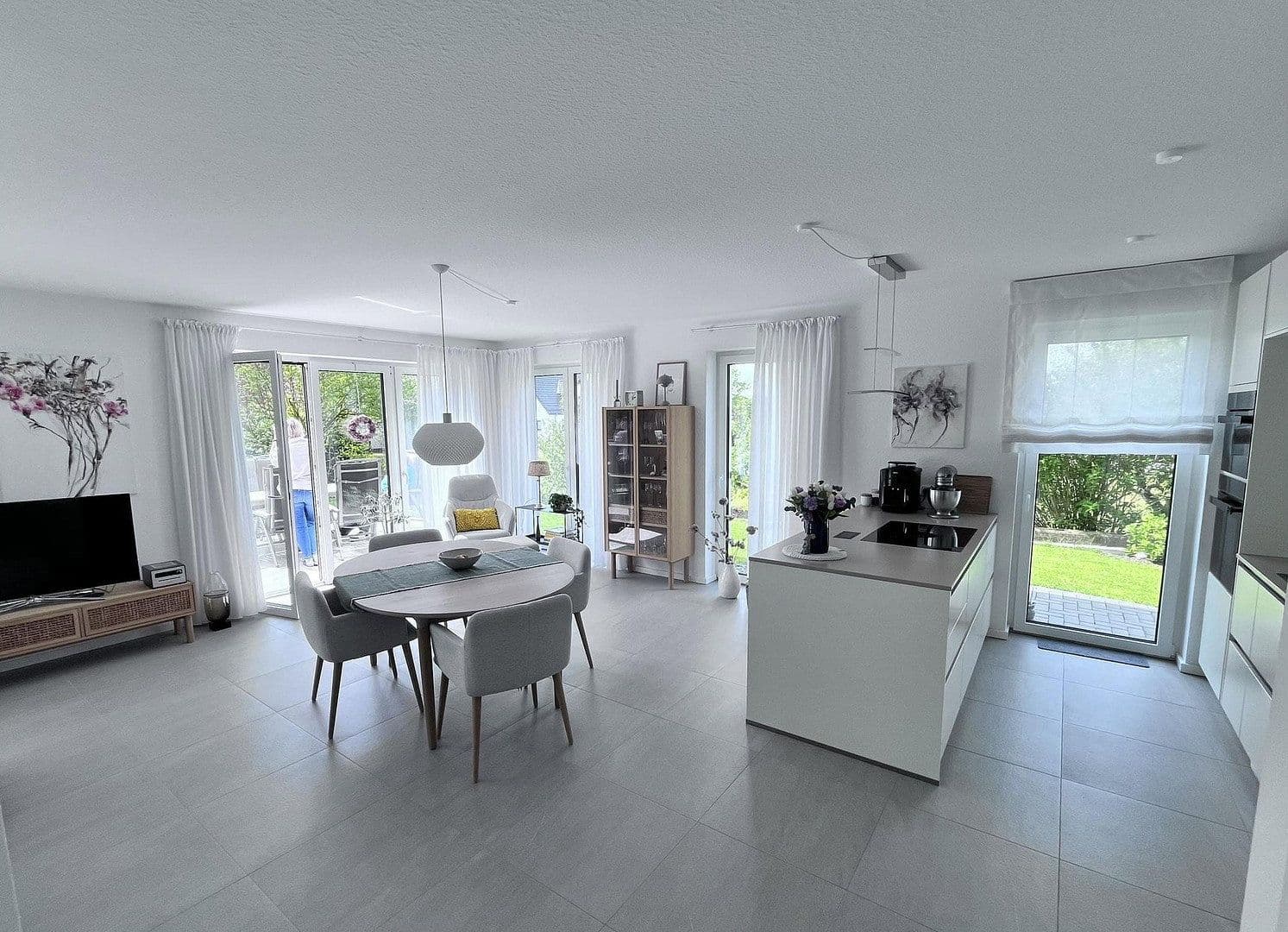 Pronájem domu 128 m², pozemek 320 m², Detmold, Severní Porýní-Vestfálsko Pronájem domu 128 m², pozemek 320 m², Detmold, Severní Porýní-Vestfálsko