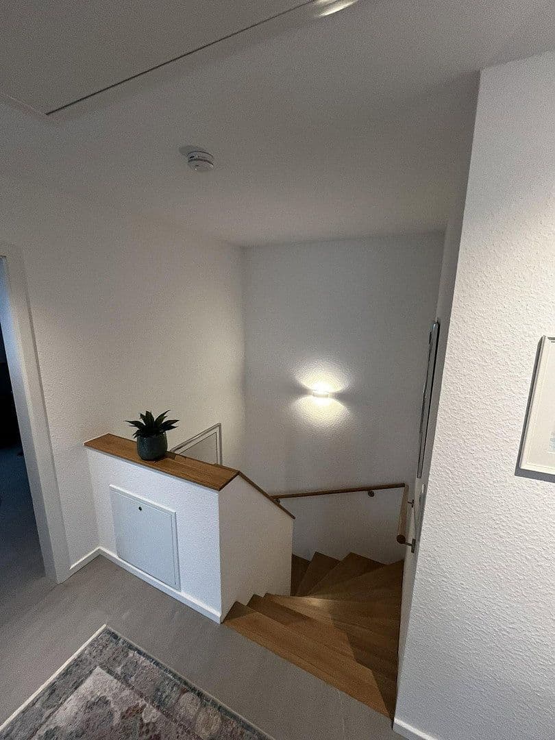 Pronájem domu 128 m², pozemek 320 m², Detmold, Severní Porýní-Vestfálsko Pronájem domu 128 m², pozemek 320 m², Detmold, Severní Porýní-Vestfálsko