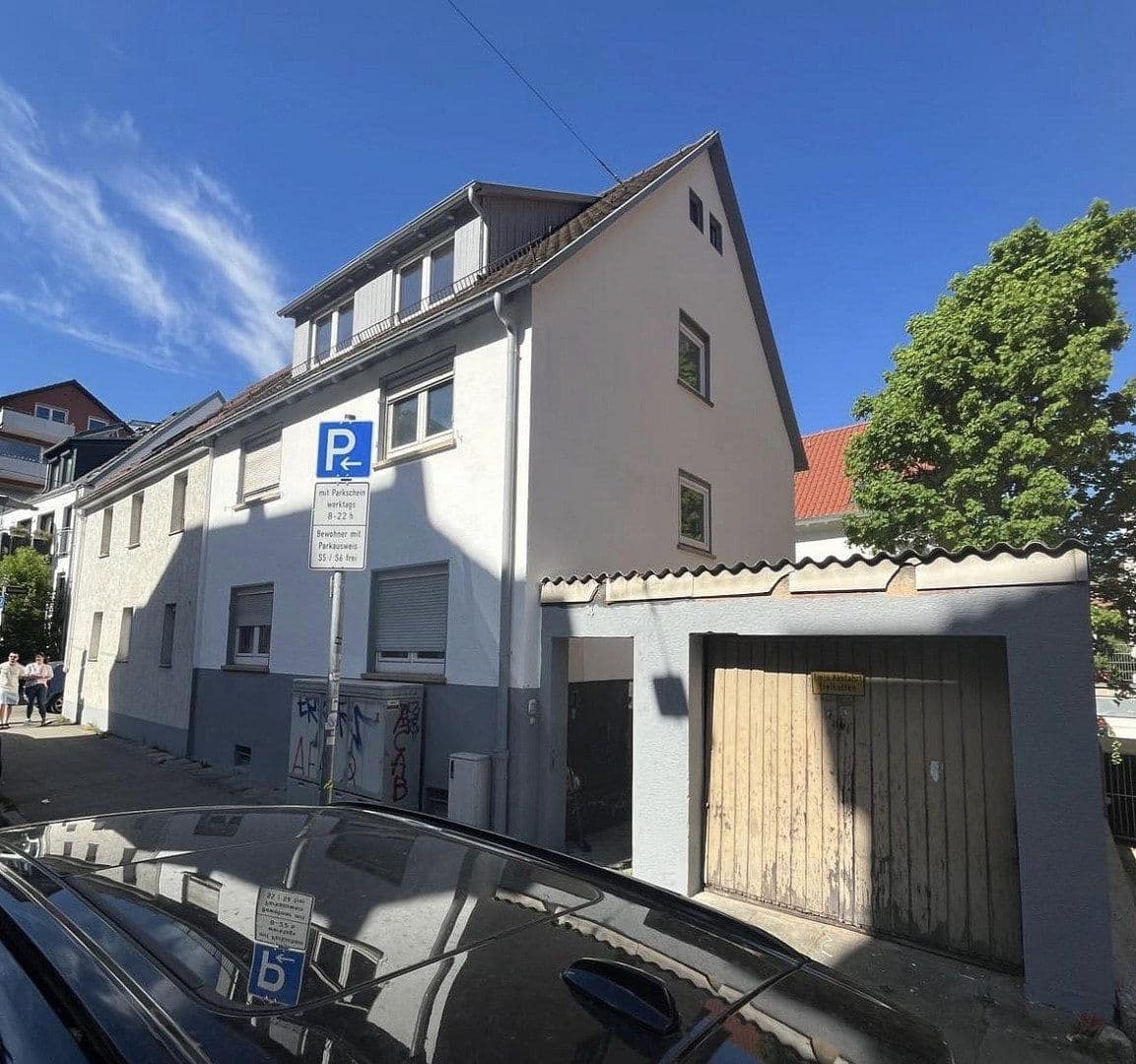 Prodej domu 163 m², pozemek 142 m², Stuttgart, Bádensko-Württembersko Prodej domu 163 m², pozemek 142 m², Stuttgart, Bádensko-Württembersko