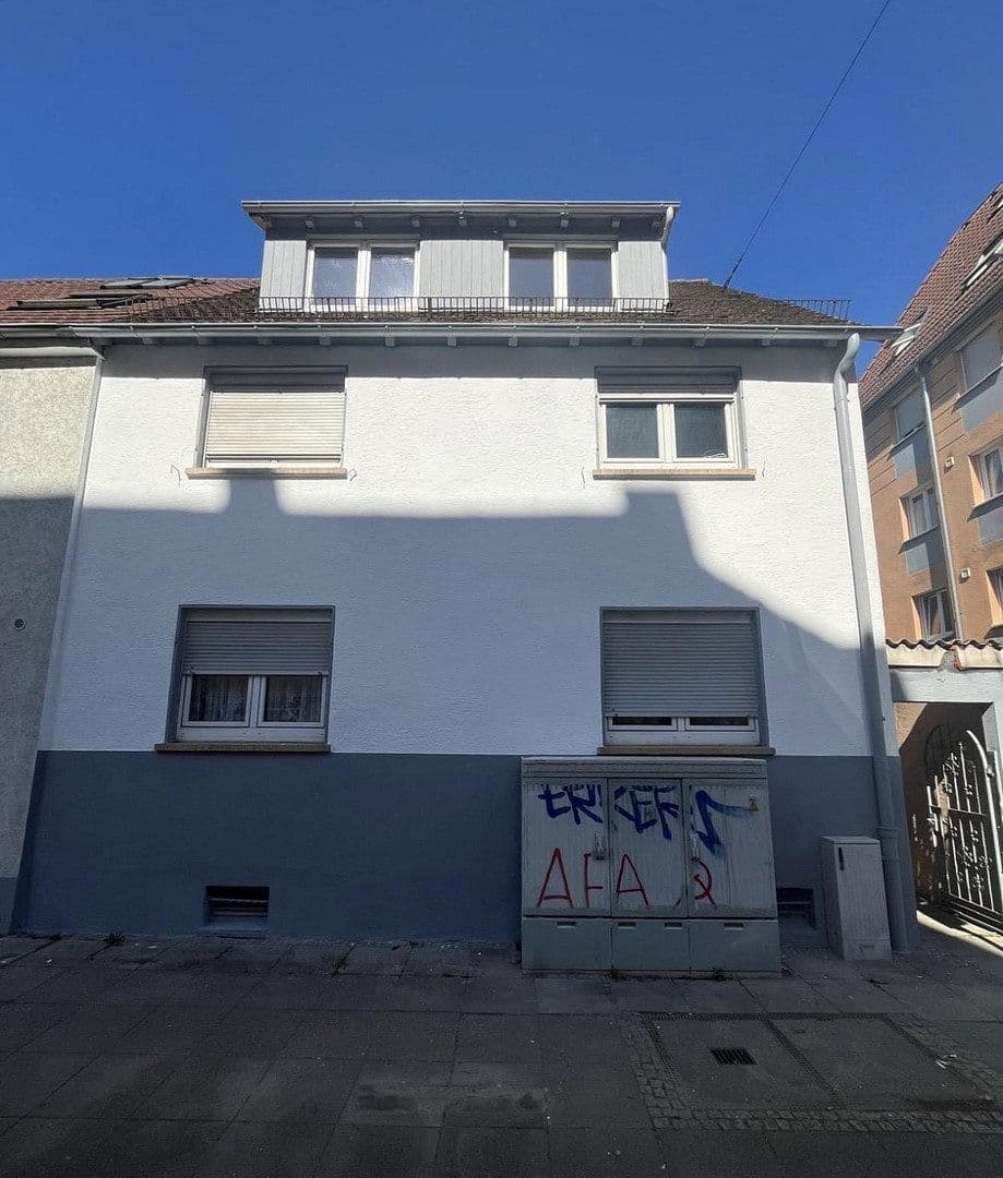 Prodej domu 163 m², pozemek 142 m², Stuttgart, Bádensko-Württembersko Prodej domu 163 m², pozemek 142 m², Stuttgart, Bádensko-Württembersko