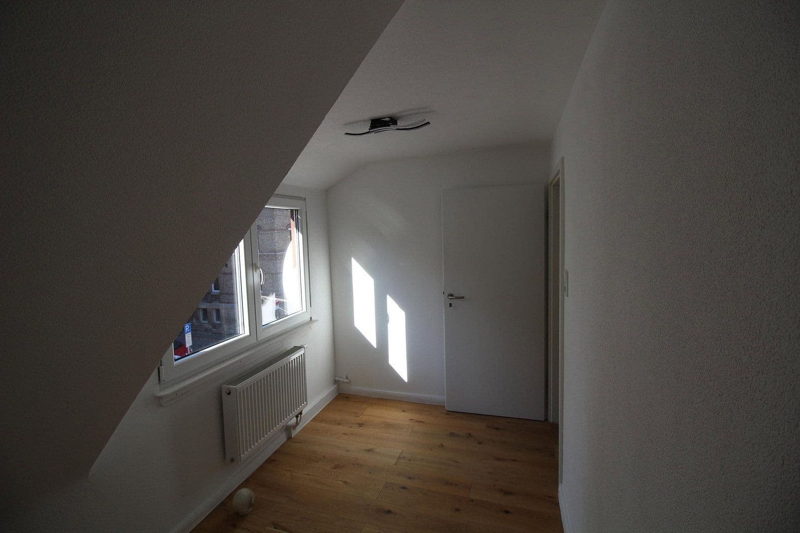 Prodej domu 163 m², pozemek 142 m², Stuttgart, Bádensko-Württembersko Prodej domu 163 m², pozemek 142 m², Stuttgart, Bádensko-Württembersko