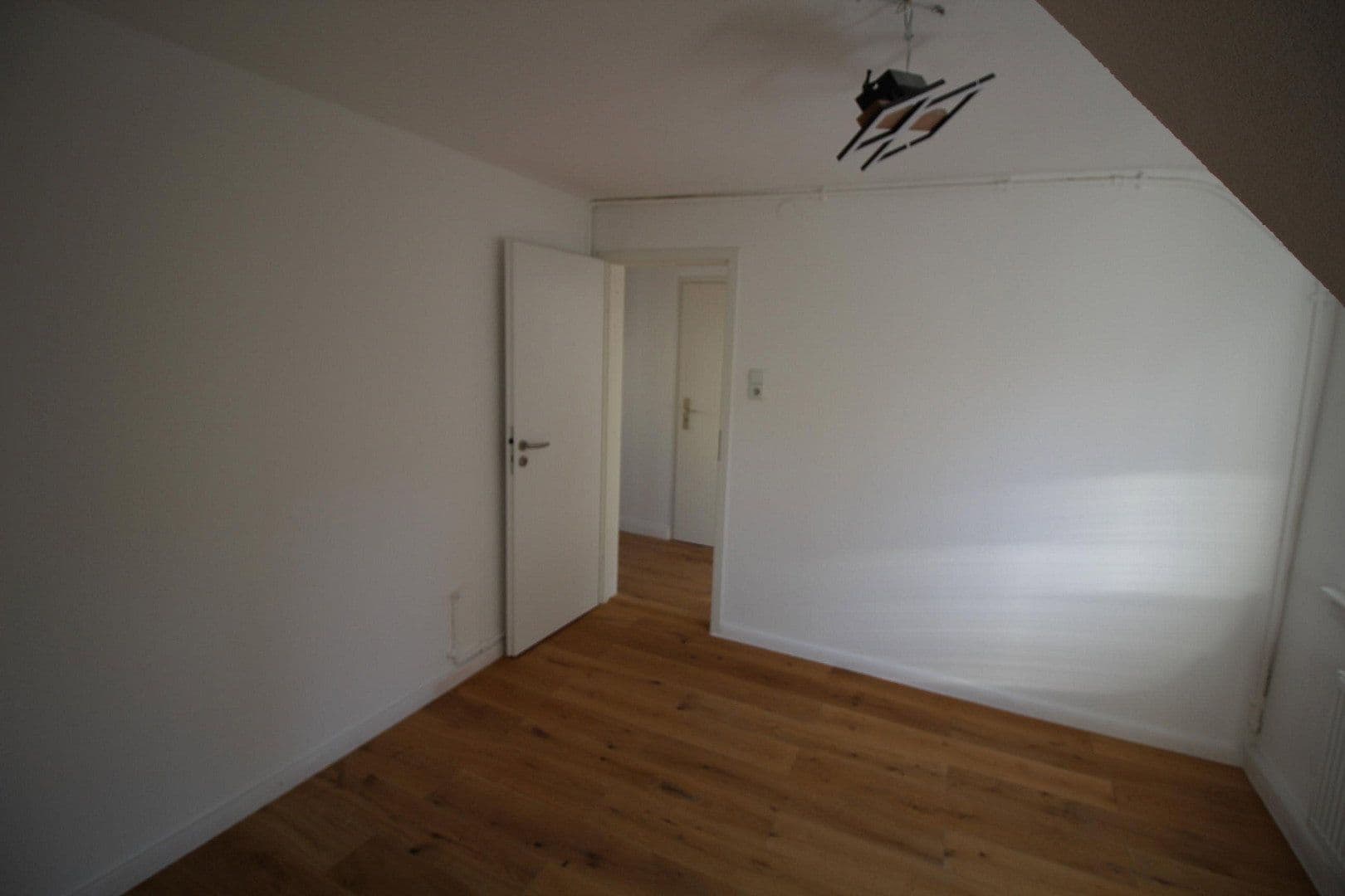 Prodej domu 163 m², pozemek 142 m², Stuttgart, Bádensko-Württembersko Prodej domu 163 m², pozemek 142 m², Stuttgart, Bádensko-Württembersko
