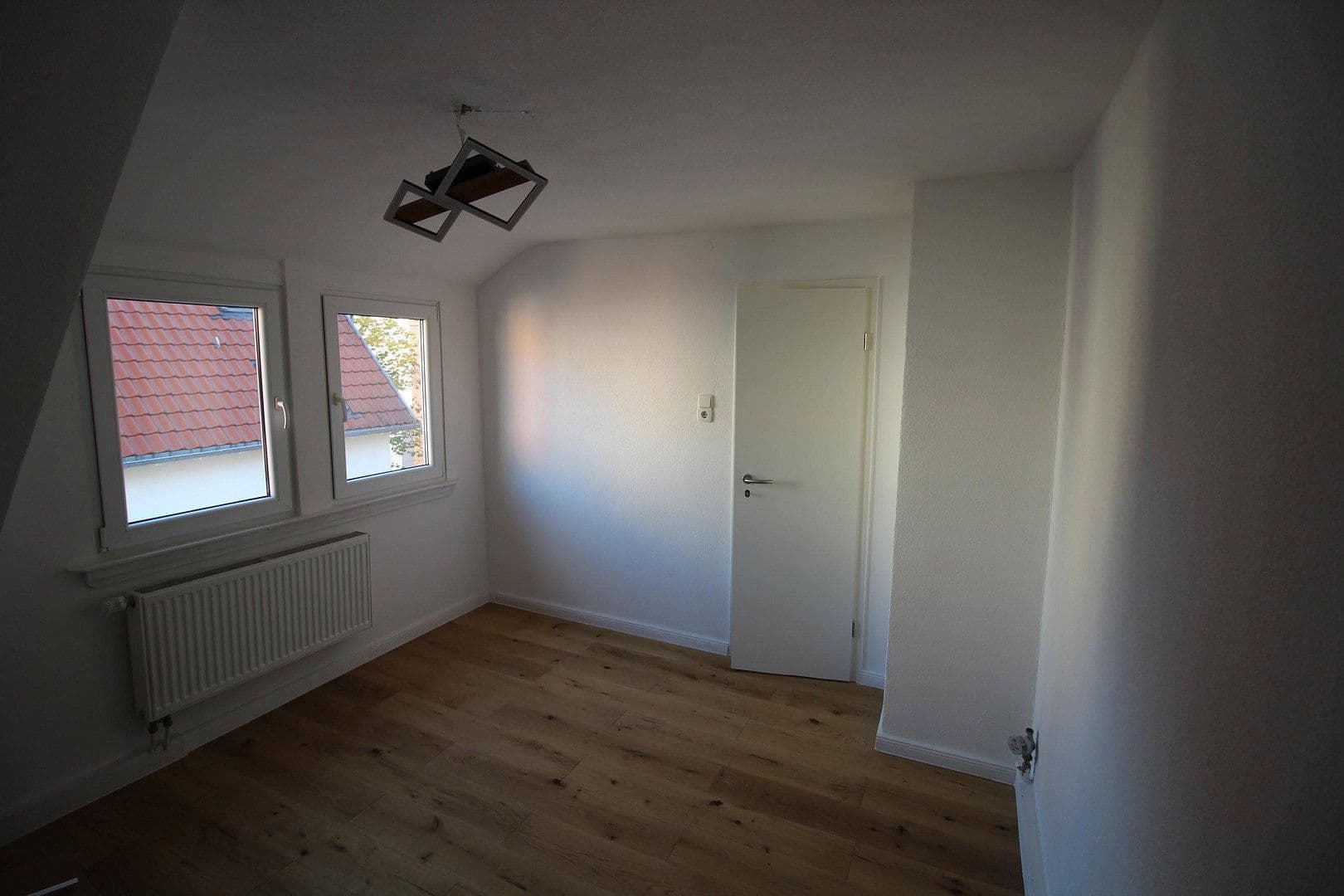 Prodej domu 163 m², pozemek 142 m², Stuttgart, Bádensko-Württembersko Prodej domu 163 m², pozemek 142 m², Stuttgart, Bádensko-Württembersko