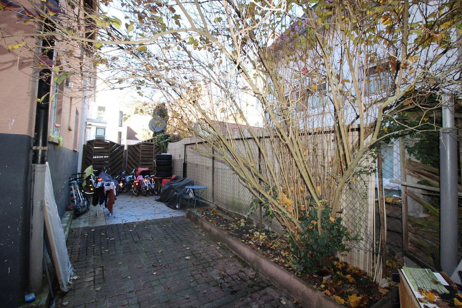 Prodej domu 163 m², pozemek 142 m², Stuttgart, Bádensko-Württembersko Prodej domu 163 m², pozemek 142 m², Stuttgart, Bádensko-Württembersko