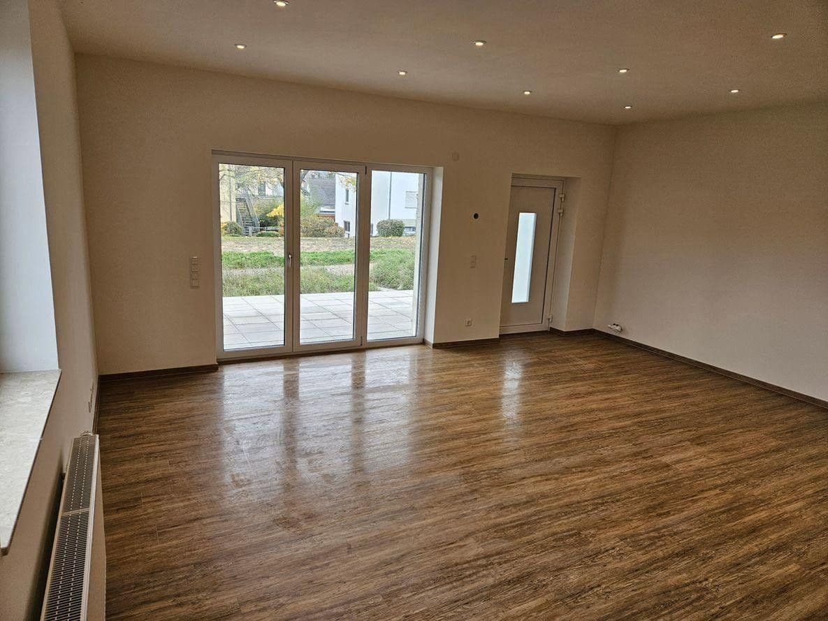 Pronájem bytu 3+1 84 m², Freiherr-vom-Stein-Platz 2, Eisenberg (Pfalz), Porýní-Falc Pronájem bytu 3+1 84 m², Freiherr-vom-Stein-Platz 2, Eisenberg (Pfalz), Porýní-Falc