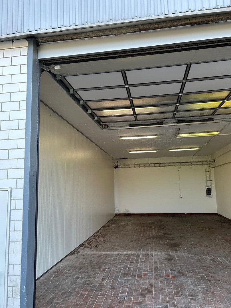 Pronájem nebytového prostoru 131 m², Iserlohn, Severní Porýní-Vestfálsko Pronájem nebytového prostoru 131 m², Iserlohn, Severní Porýní-Vestfálsko