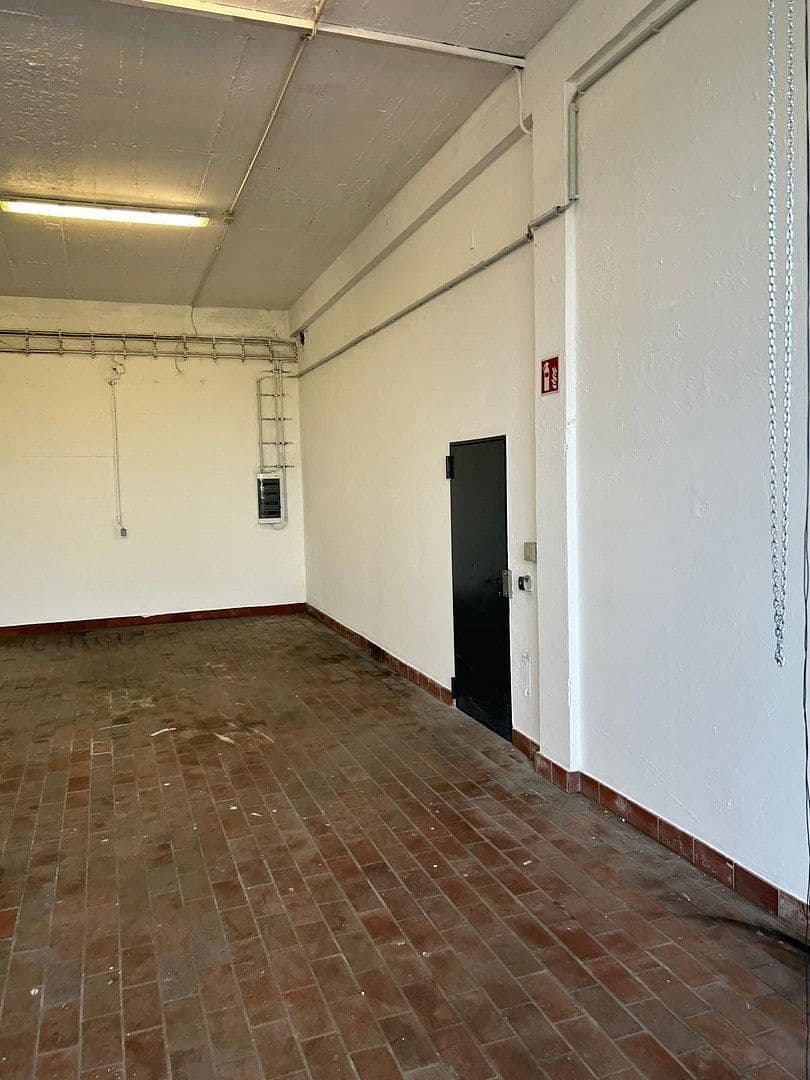 Pronájem nebytového prostoru 131 m², Iserlohn, Severní Porýní-Vestfálsko Pronájem nebytového prostoru 131 m², Iserlohn, Severní Porýní-Vestfálsko