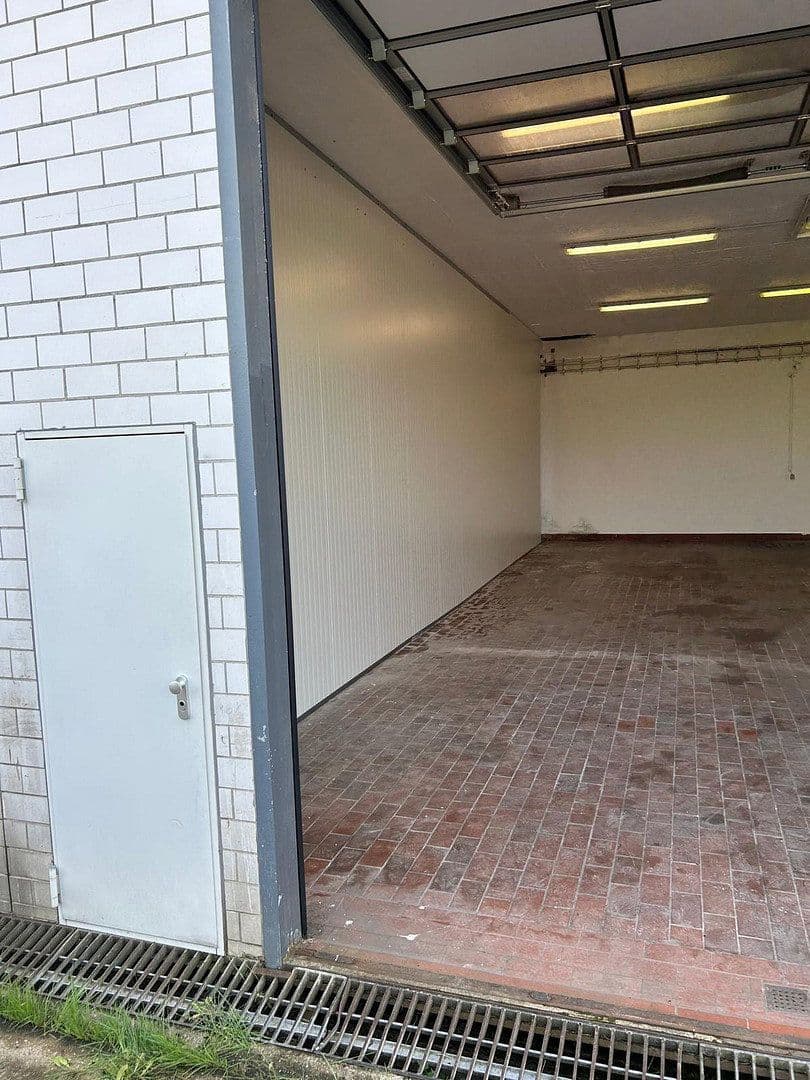 Pronájem nebytového prostoru 131 m², Iserlohn, Severní Porýní-Vestfálsko Pronájem nebytového prostoru 131 m², Iserlohn, Severní Porýní-Vestfálsko