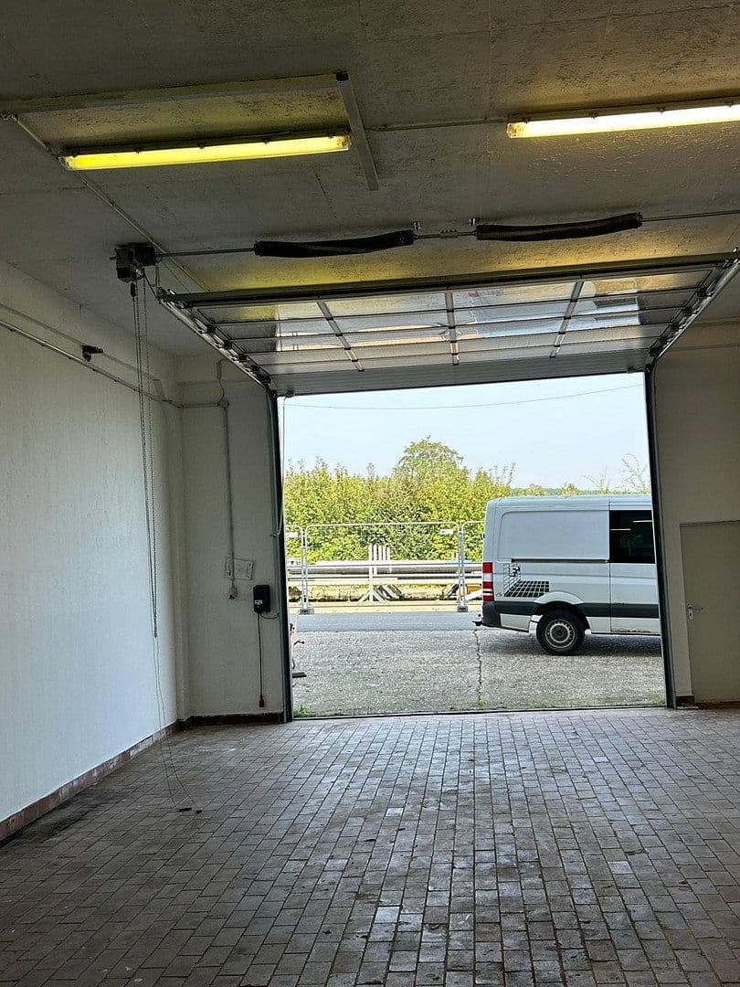 Pronájem nebytového prostoru 131 m², Iserlohn, Severní Porýní-Vestfálsko Pronájem nebytového prostoru 131 m², Iserlohn, Severní Porýní-Vestfálsko