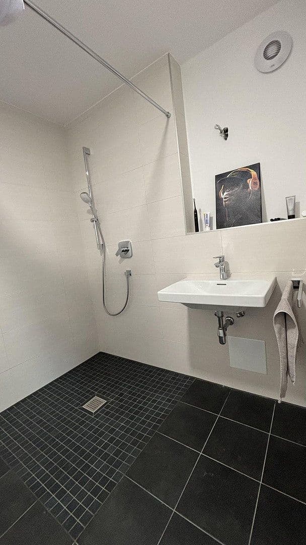 Pronájem bytu 1+1 33 m², Rebhuhnstr. 11, Augsburg, Bavorsko Pronájem bytu 1+1 33 m², Rebhuhnstr. 11, Augsburg, Bavorsko