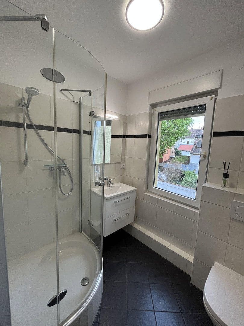 Pronájem bytu 1+1 21 m², Oeserstraße 13, Frankfurt Nied, Hessen Pronájem bytu 1+1 21 m², Oeserstraße 13, Frankfurt Nied, Hessen