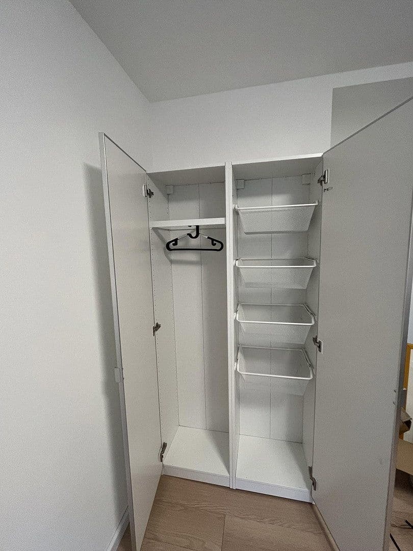 Pronájem bytu 1+1 21 m², Oeserstraße 13, Frankfurt Nied, Hessen Pronájem bytu 1+1 21 m², Oeserstraße 13, Frankfurt Nied, Hessen