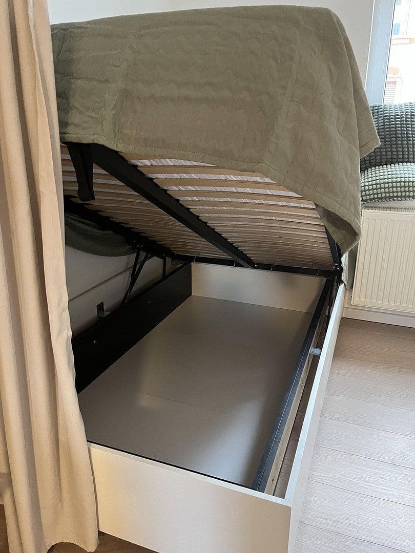 Pronájem bytu 1+1 21 m², Oeserstraße 13, Frankfurt Nied, Hessen Pronájem bytu 1+1 21 m², Oeserstraße 13, Frankfurt Nied, Hessen