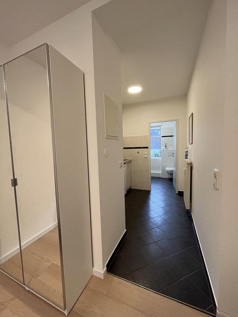 Pronájem bytu 1+1 21 m², Oeserstraße 13, Frankfurt Nied, Hessen Pronájem bytu 1+1 21 m², Oeserstraße 13, Frankfurt Nied, Hessen