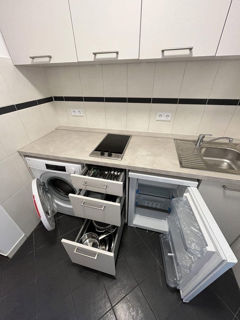 Pronájem bytu 1+1 21 m², Oeserstraße 13, Frankfurt Nied, Hessen Pronájem bytu 1+1 21 m², Oeserstraße 13, Frankfurt Nied, Hessen