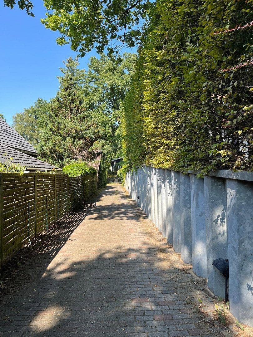 Prodej domu 269 m², pozemek 734 m², Glienicke/Nordbahn, Braniborsko Prodej domu 269 m², pozemek 734 m², Glienicke/Nordbahn, Braniborsko