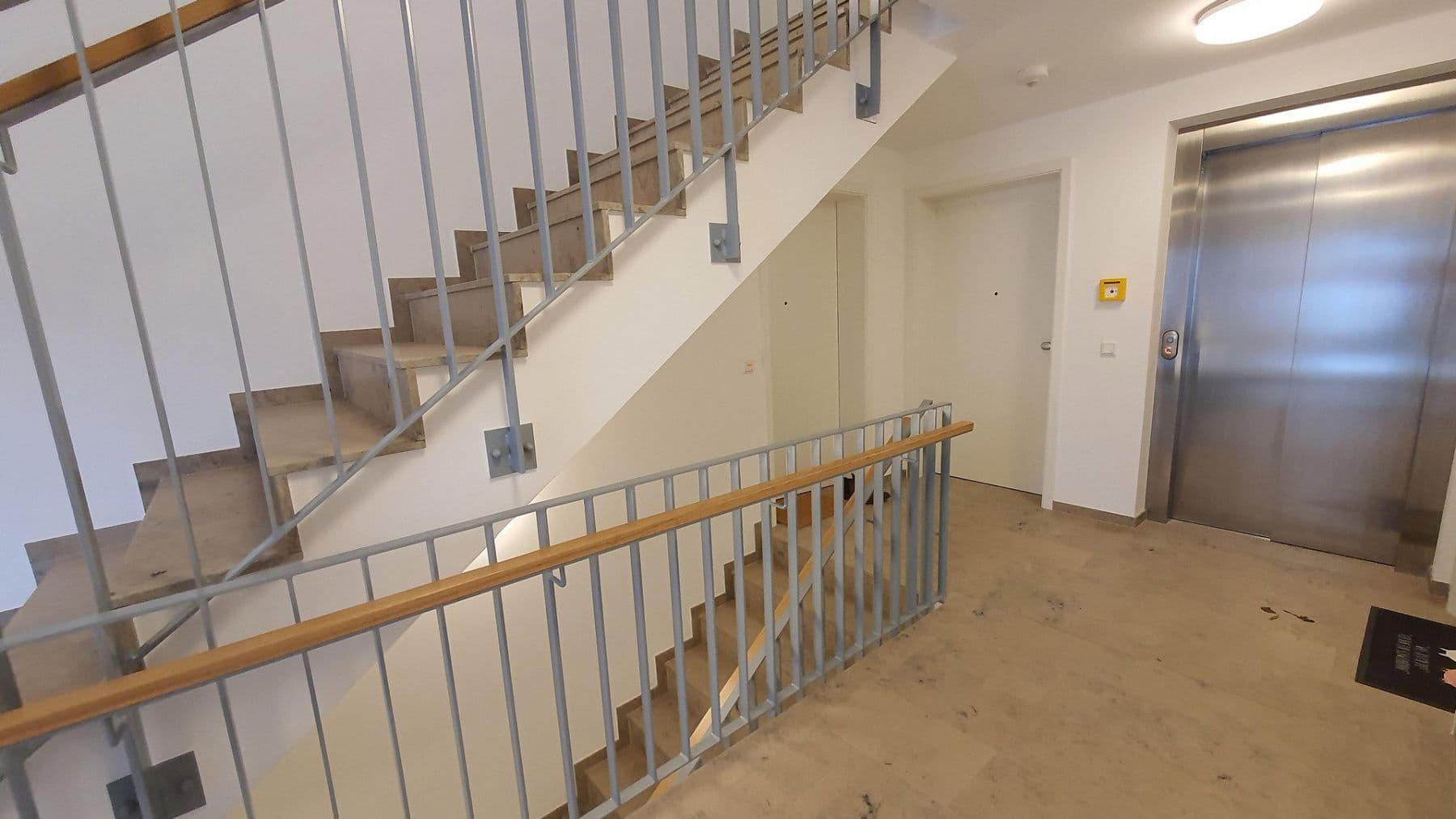 Pronájem bytu 2+1 60 m², Siegmund-Schacky-Str. 15, München, Bavorsko Pronájem bytu 2+1 60 m², Siegmund-Schacky-Str. 15, München, Bavorsko