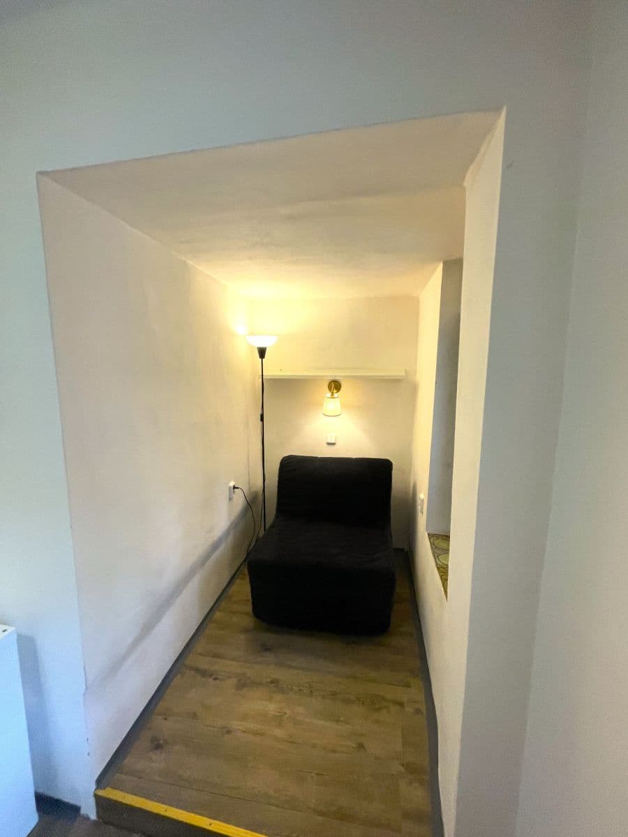 Pronájem bytu 1+kk 18 m², Na Cikánce, Praha, Praha Pronájem bytu 1+kk 18 m², Na Cikánce, Praha, Praha