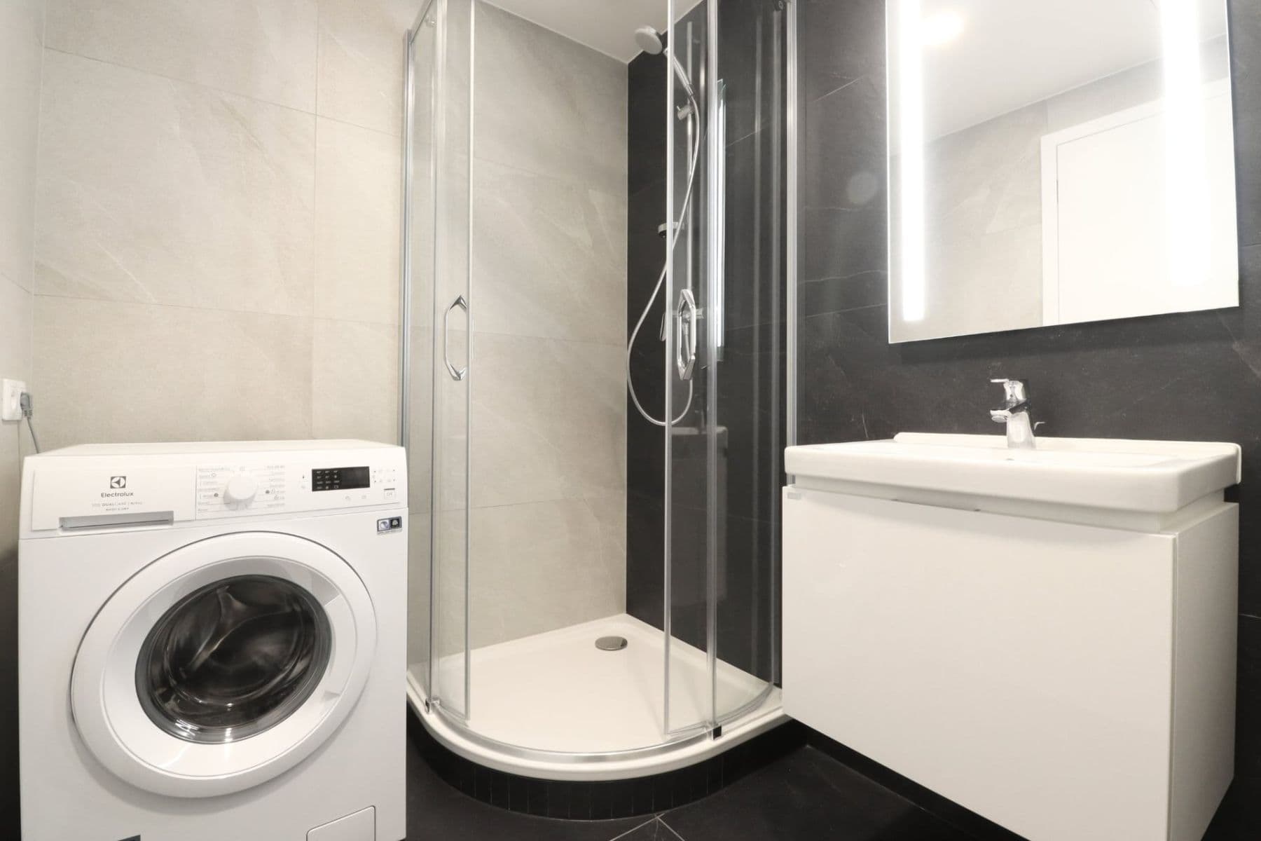 Pronájem bytu 1+kk 39 m², Poděbradská, Praha, Praha Pronájem bytu 1+kk 39 m², Poděbradská, Praha, Praha