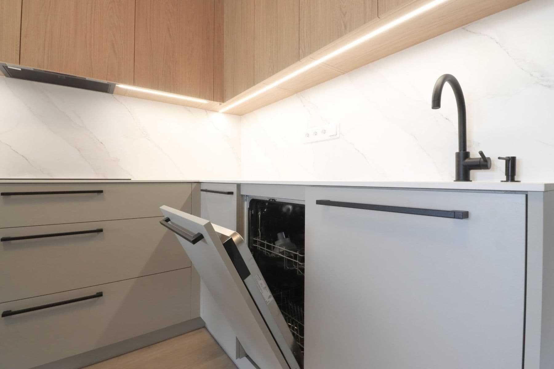 Pronájem bytu 1+kk 39 m², Poděbradská, Praha, Praha Pronájem bytu 1+kk 39 m², Poděbradská, Praha, Praha