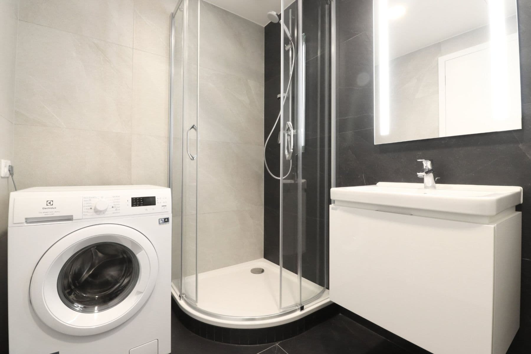Pronájem bytu 1+kk 39 m², Poděbradská, Praha, Praha Pronájem bytu 1+kk 39 m², Poděbradská, Praha, Praha