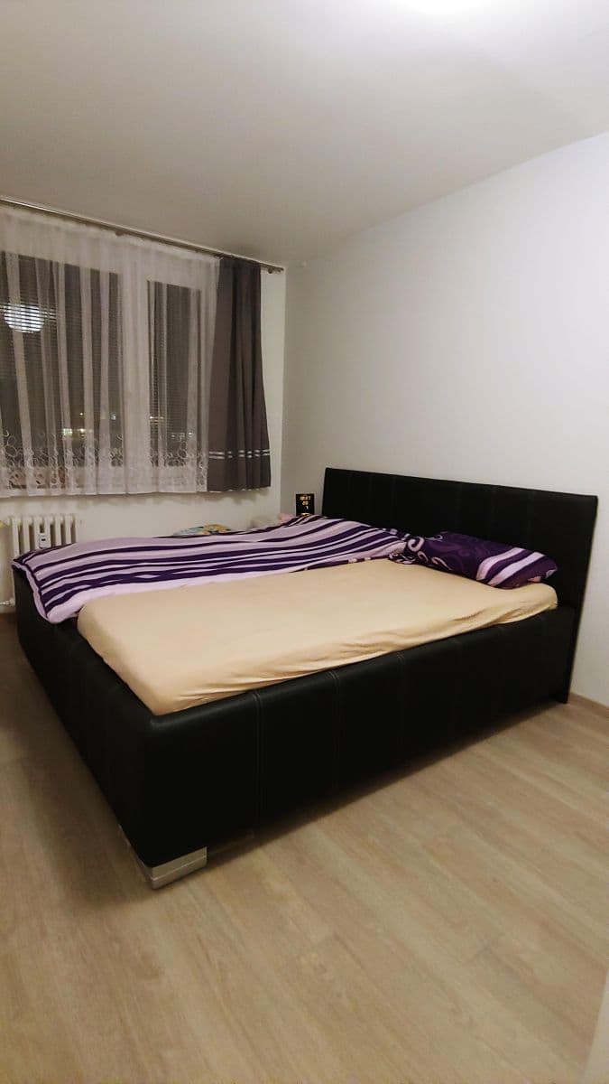 Pronájem bytu 3+1 80 m², Španielova, Praha, Praha Pronájem bytu 3+1 80 m², Španielova, Praha, Praha