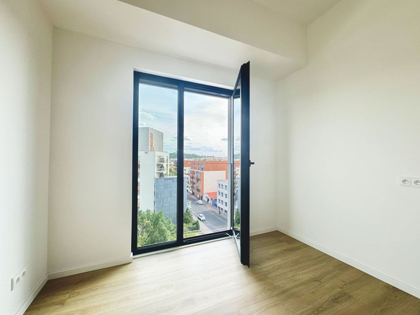Pronájem bytu 1+kk 37 m², V háji, Praha, Praha Pronájem bytu 1+kk 37 m², V háji, Praha, Praha
