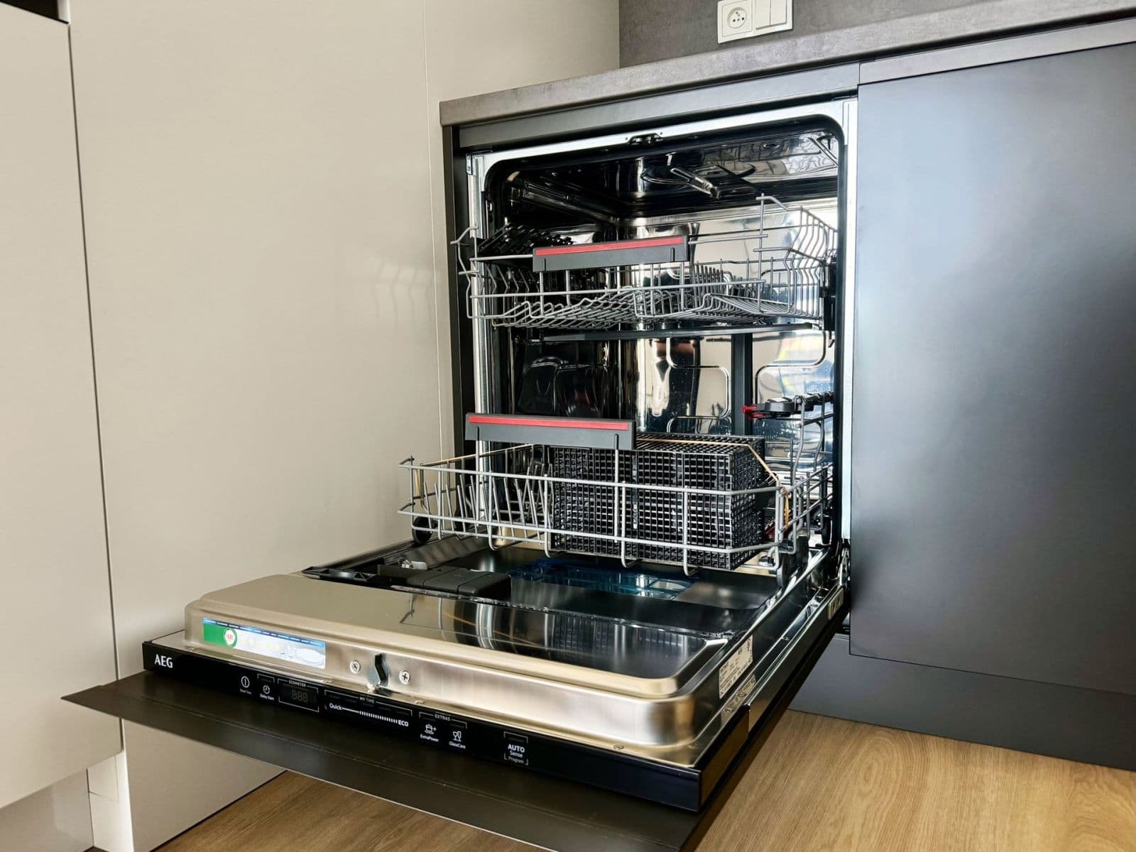 Pronájem bytu 1+kk 37 m², V háji, Praha, Praha Pronájem bytu 1+kk 37 m², V háji, Praha, Praha