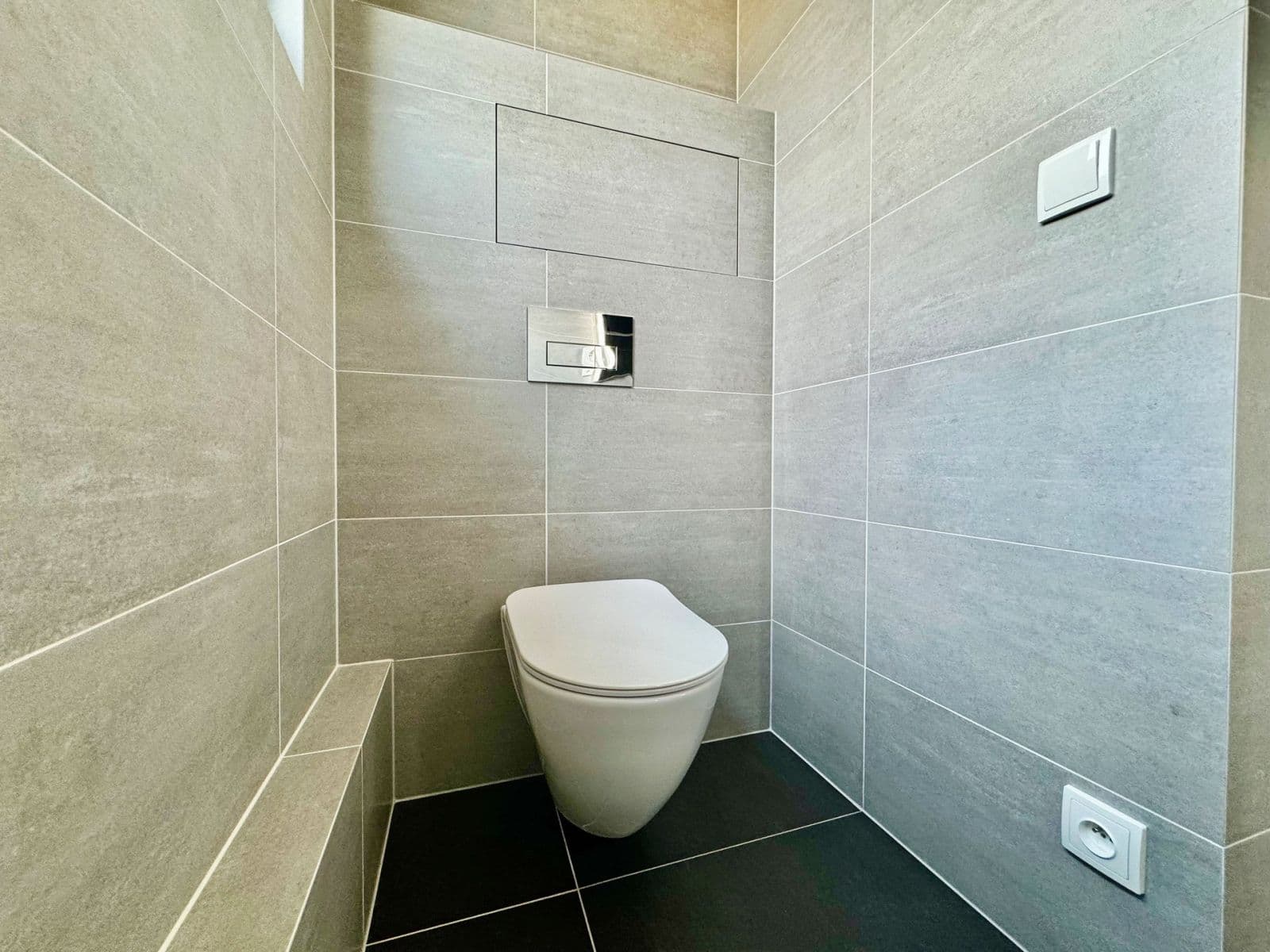 Pronájem bytu 1+kk 37 m², V háji, Praha, Praha Pronájem bytu 1+kk 37 m², V háji, Praha, Praha
