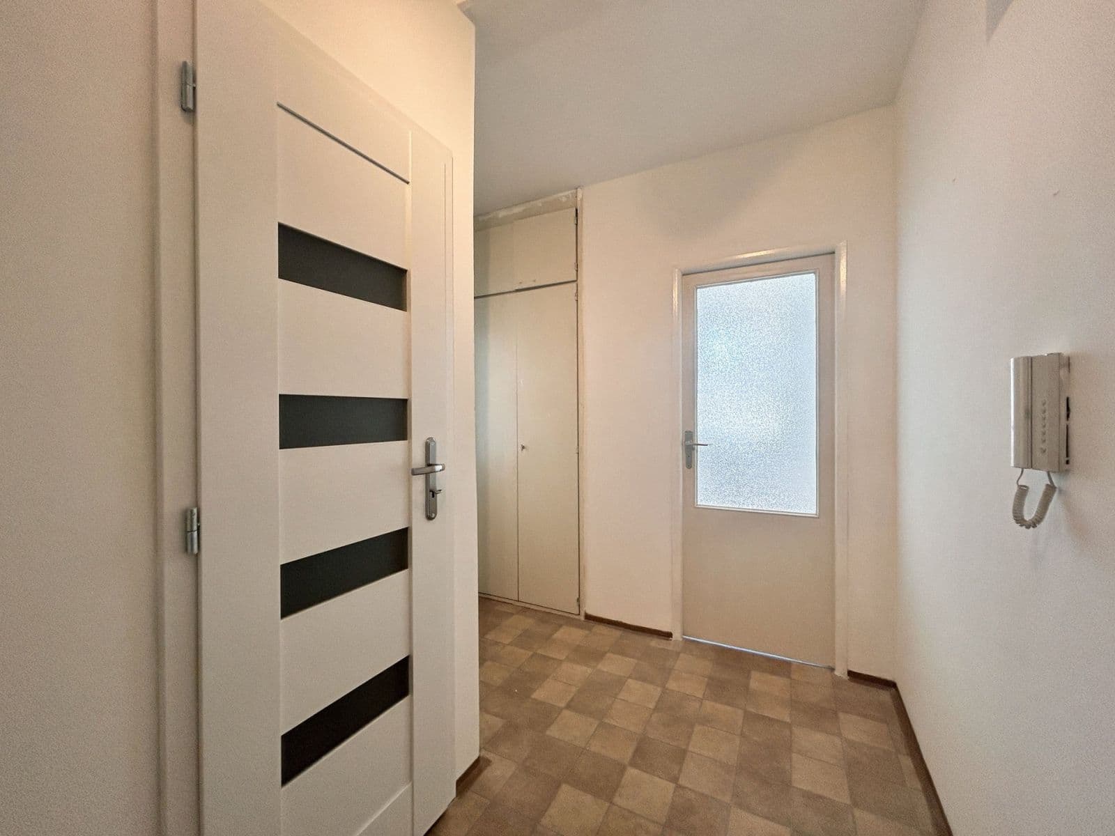 Pronájem bytu 2+kk 41 m², Průchova, Kladno, Středočeský kraj Pronájem bytu 2+kk 41 m², Průchova, Kladno, Středočeský kraj