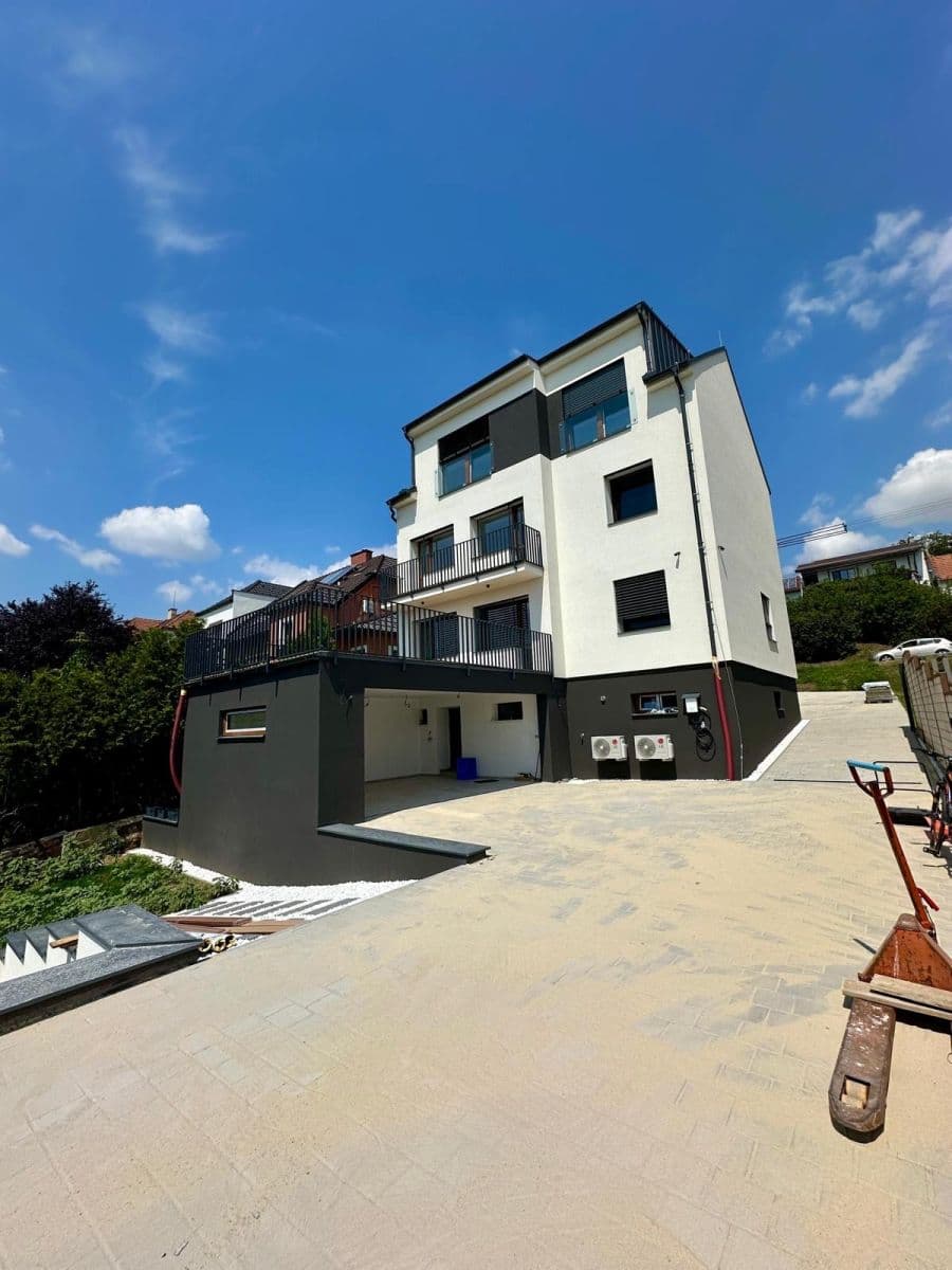 Pronájem bytu 2+1 70 m², Solná cesta, Uherské Hradiště, Zlínský kraj Pronájem bytu 2+1 70 m², Solná cesta, Uherské Hradiště, Zlínský kraj