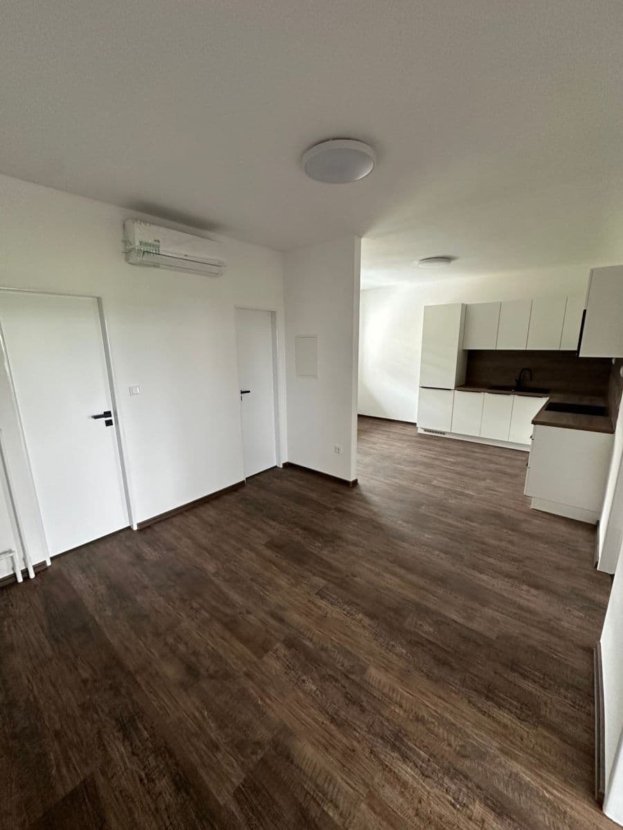 Pronájem bytu 2+1 70 m², Solná cesta, Uherské Hradiště, Zlínský kraj Pronájem bytu 2+1 70 m², Solná cesta, Uherské Hradiště, Zlínský kraj