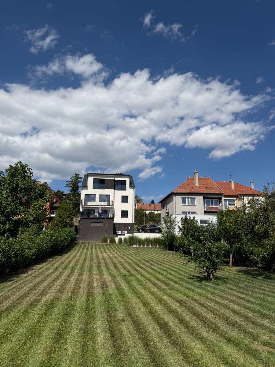 Pronájem bytu 2+1 70 m², Solná cesta, Uherské Hradiště, Zlínský kraj Pronájem bytu 2+1 70 m², Solná cesta, Uherské Hradiště, Zlínský kraj