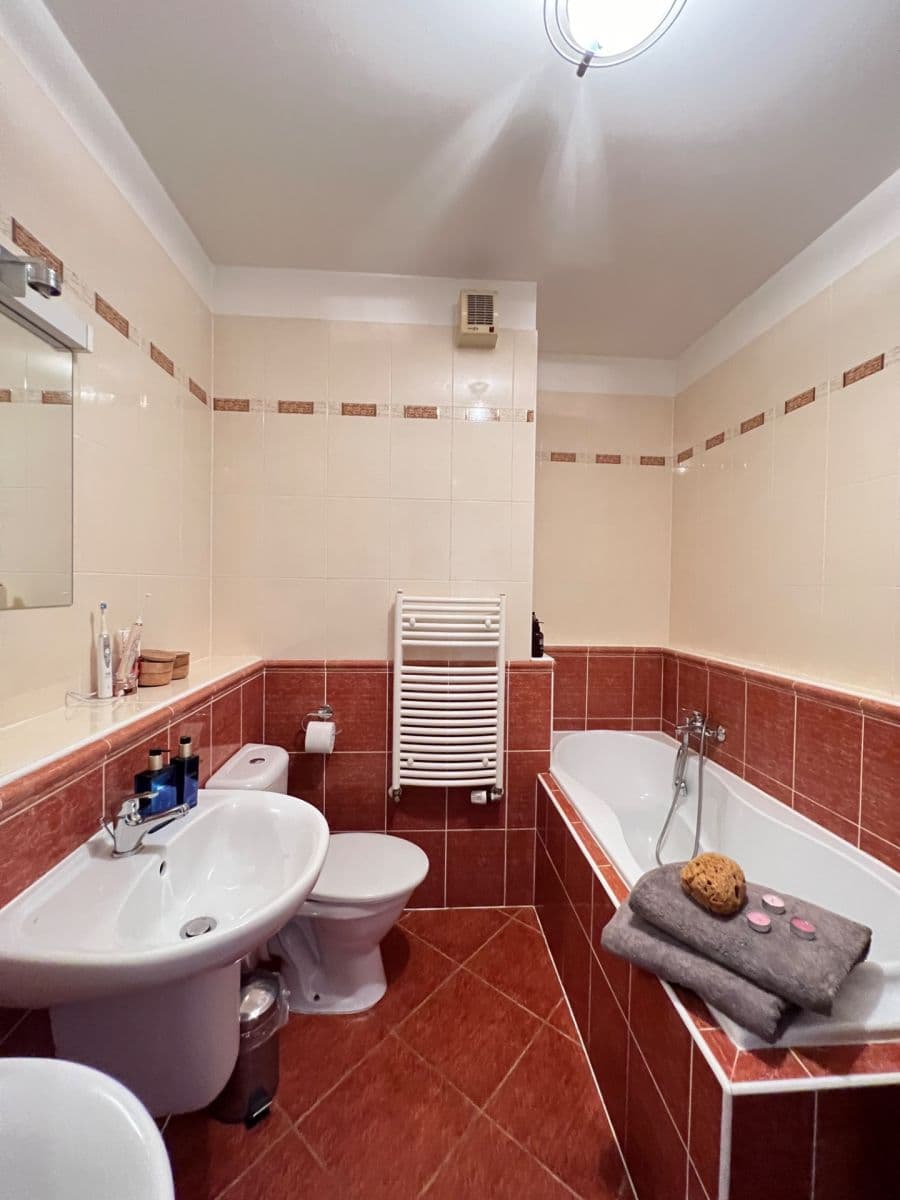 Pronájem bytu 4+1 150 m², Pod Harfou, Praha, Praha Pronájem bytu 4+1 150 m², Pod Harfou, Praha, Praha