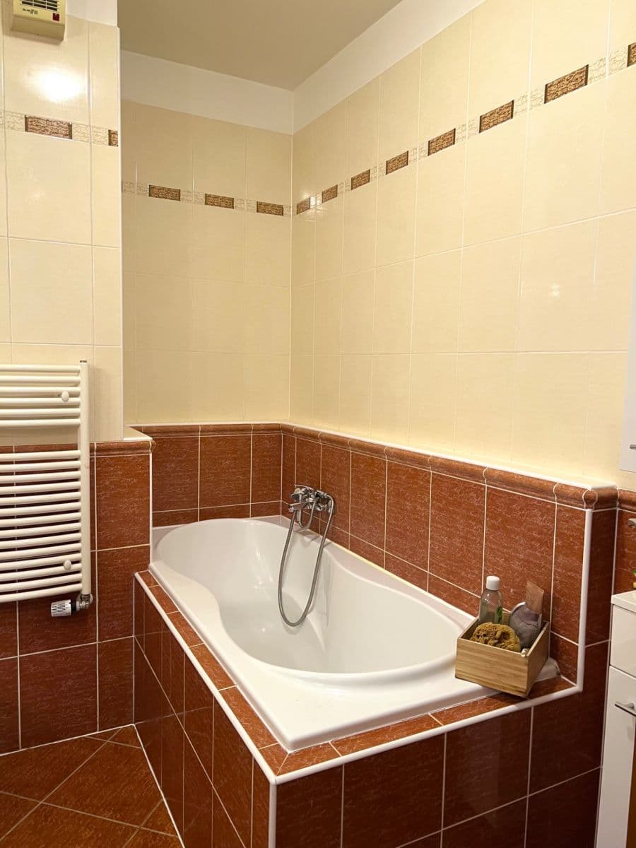 Pronájem bytu 4+1 150 m², Pod Harfou, Praha, Praha Pronájem bytu 4+1 150 m², Pod Harfou, Praha, Praha