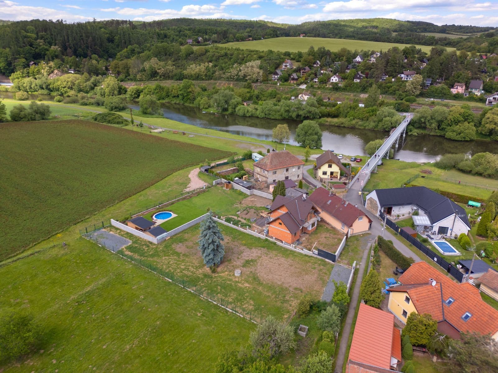 Prodej pozemku 1.046 m², Nižbor, Středočeský kraj Prodej pozemku 1.046 m², Nižbor, Středočeský kraj