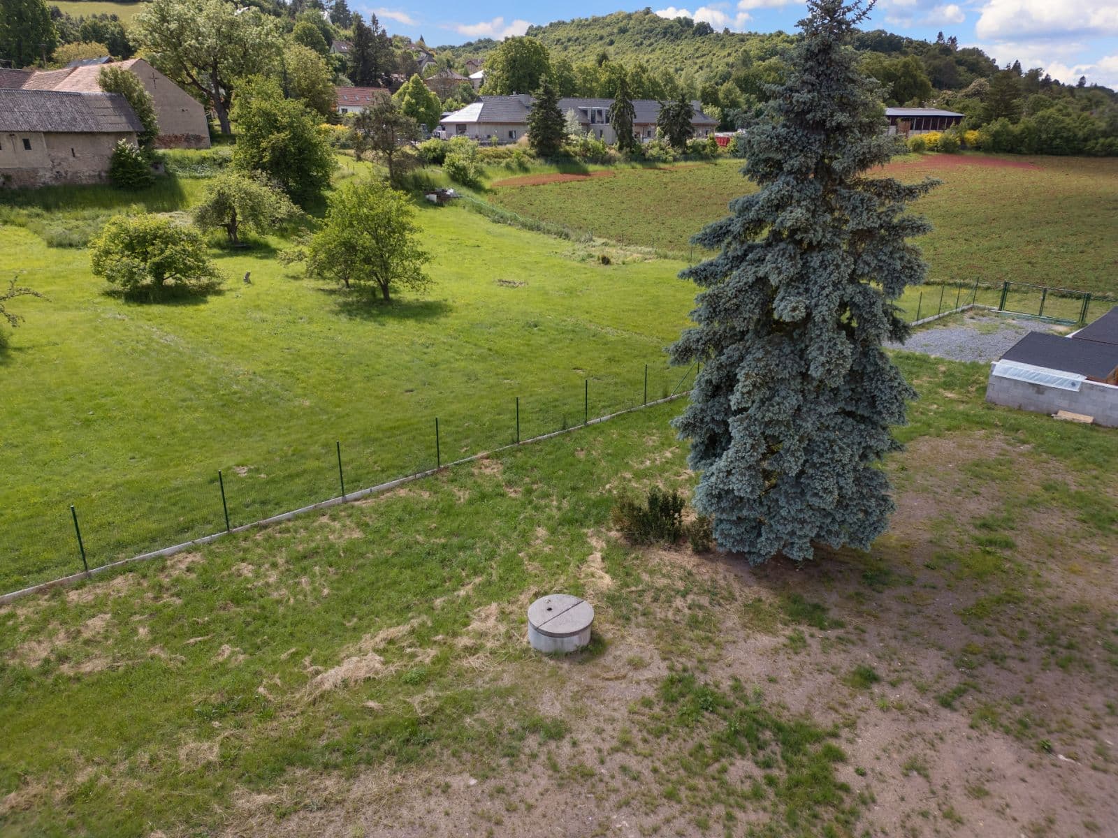 Prodej pozemku 1.046 m², Nižbor, Středočeský kraj Prodej pozemku 1.046 m², Nižbor, Středočeský kraj