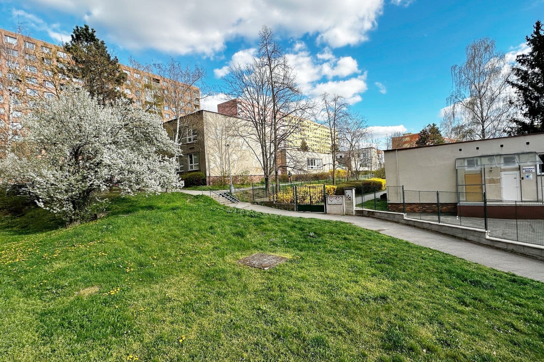 Pronájem bytu 2+1 66 m², Liškova, Praha, Praha Pronájem bytu 2+1 66 m², Liškova, Praha, Praha