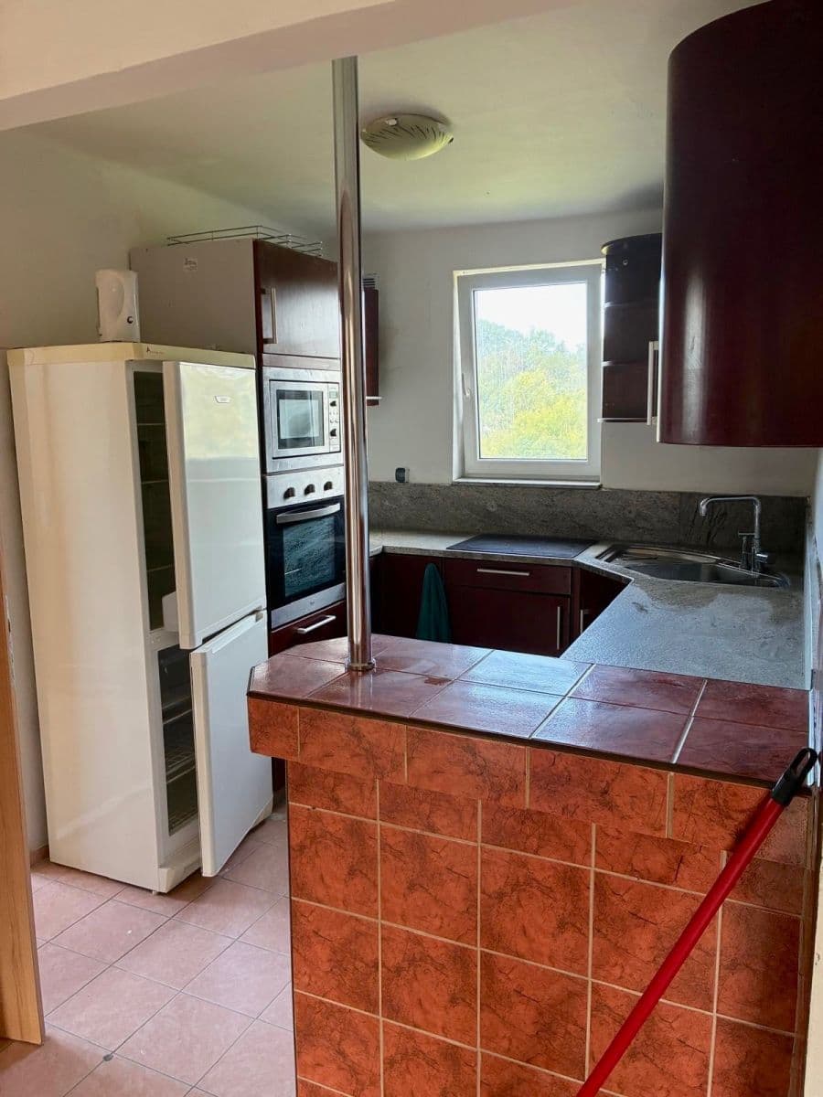 Pronájem bytu 3+1 71 m², Bitozeves, Ústecký kraj Pronájem bytu 3+1 71 m², Bitozeves, Ústecký kraj