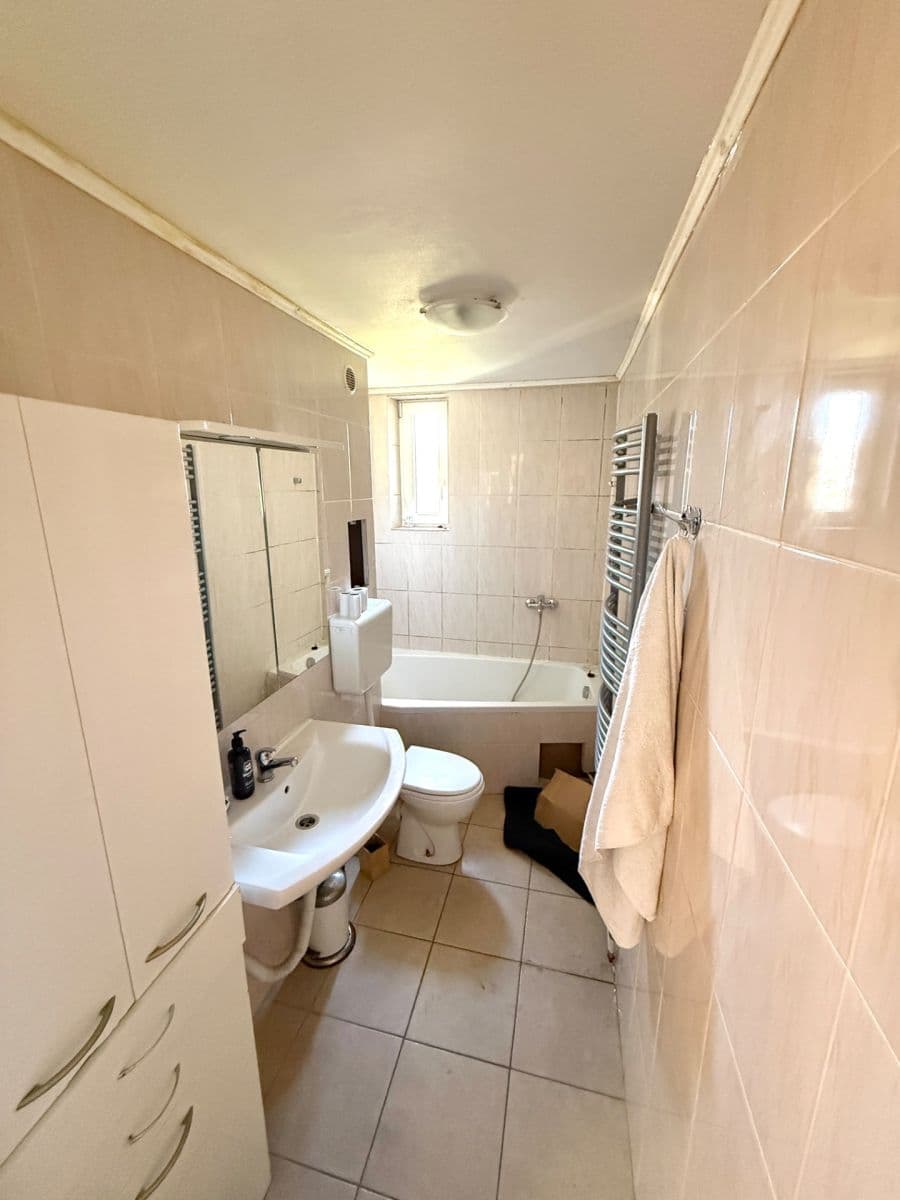 Pronájem bytu 3+1 71 m², Bitozeves, Ústecký kraj Pronájem bytu 3+1 71 m², Bitozeves, Ústecký kraj