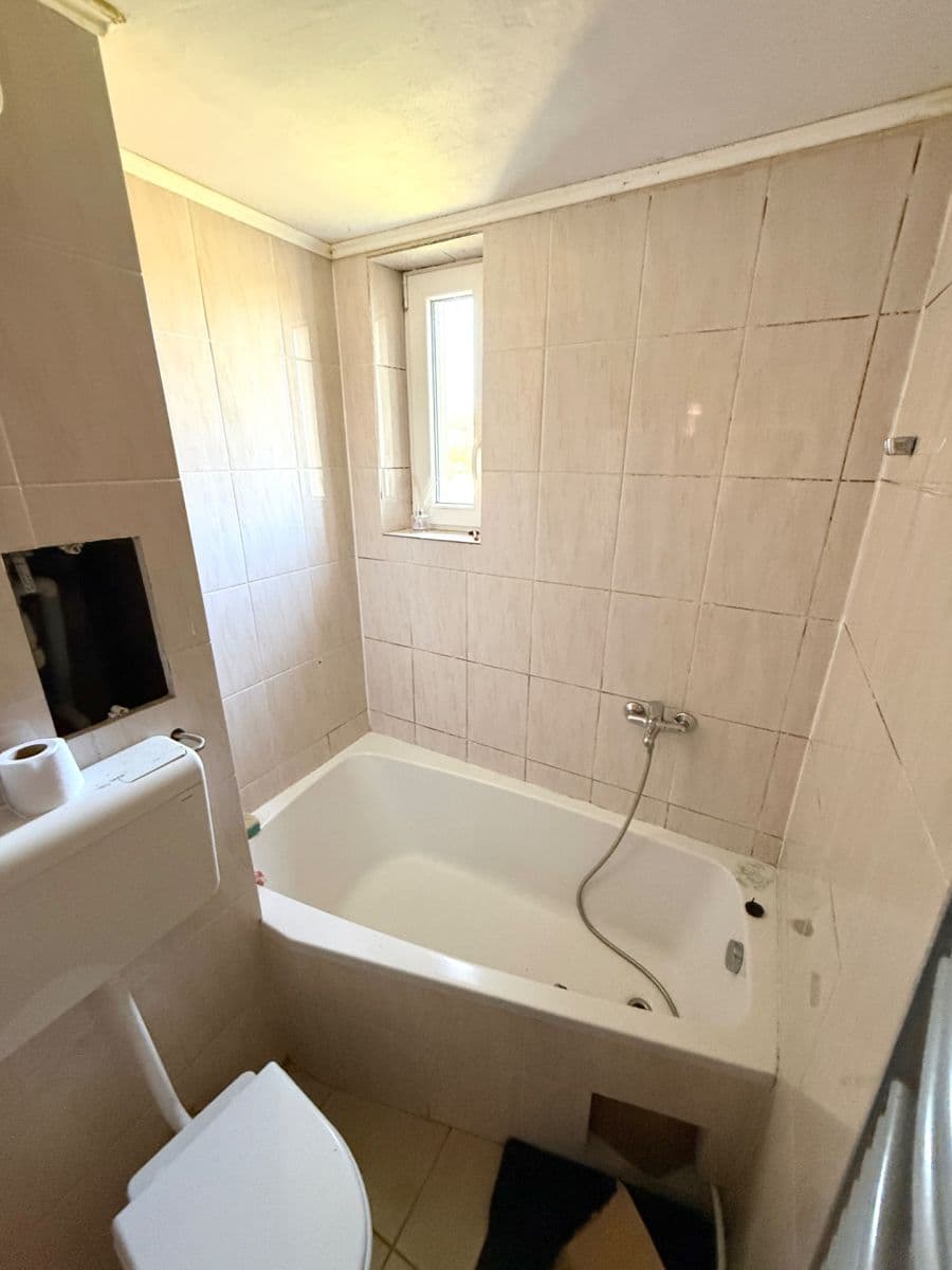 Pronájem bytu 3+1 71 m², Bitozeves, Ústecký kraj Pronájem bytu 3+1 71 m², Bitozeves, Ústecký kraj