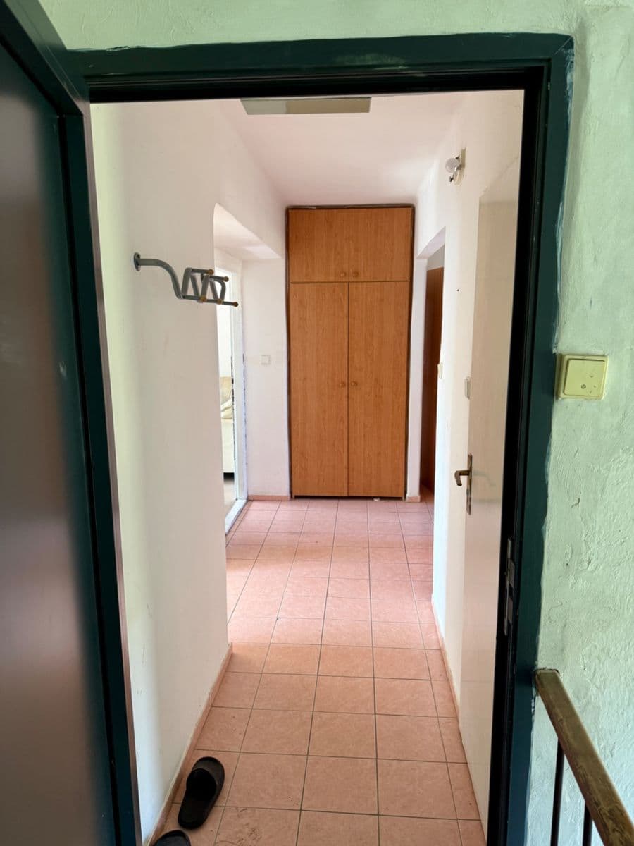 Pronájem bytu 3+1 71 m², Bitozeves, Ústecký kraj Pronájem bytu 3+1 71 m², Bitozeves, Ústecký kraj